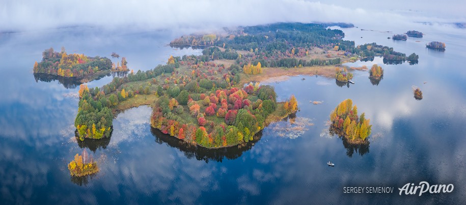 Four Seasons. Autumn Forest. Relax Flight