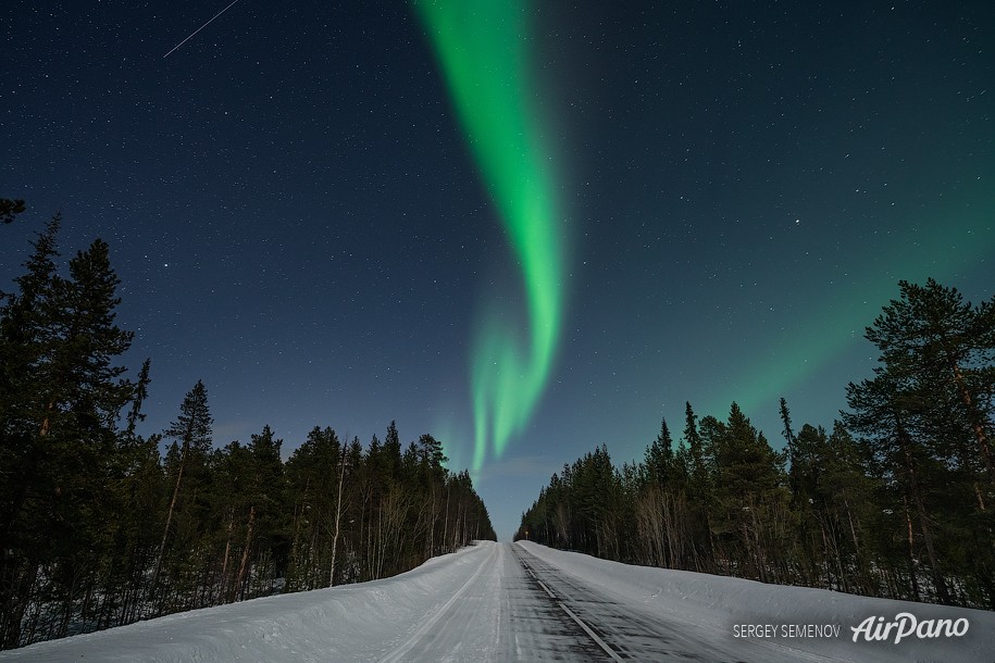 Northern lights on the Kola Peninsula