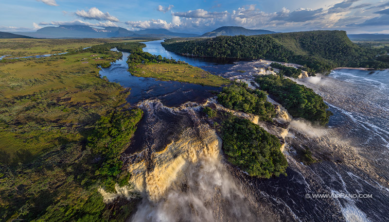 Canaima Lagoon, Hacha Waterfall, Venezuela