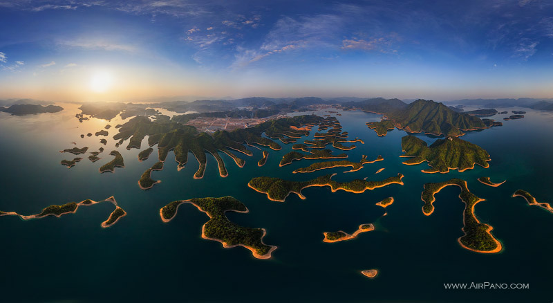 Thousand Island Lake, China