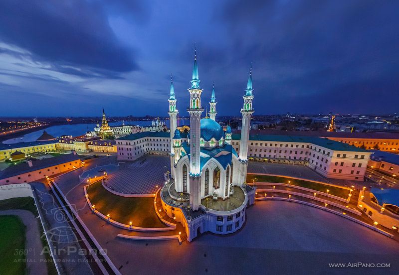 The Kul Sharif Mosque at night