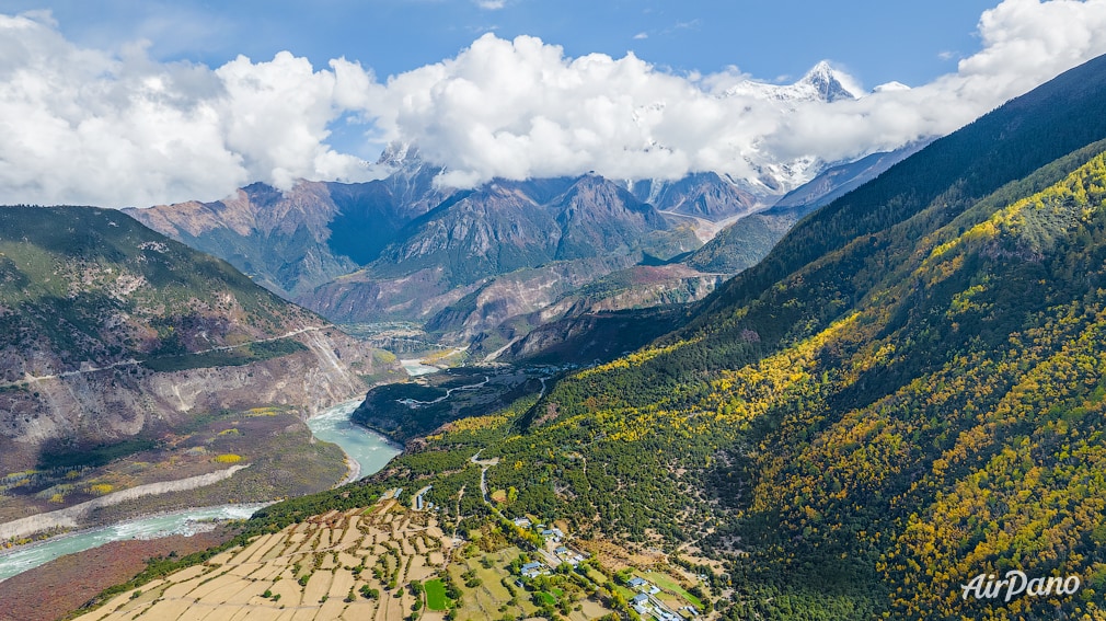 Over the Nidingcun village