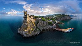 Panorama of the Swallow's Nest