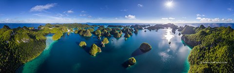 Wayag islands, Raja Ampat, ultra high resolution panorama (30552x9552 px)