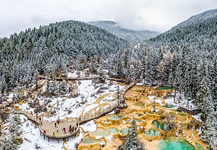 Above the Yingbin Pond