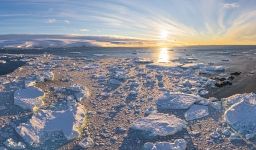 Near Gourdin Island at sunset, Antarctica Near Gourdin Island at sunset, Antarctica