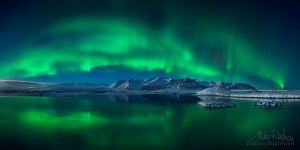 Aurora in the Jökulsárlón lagoon