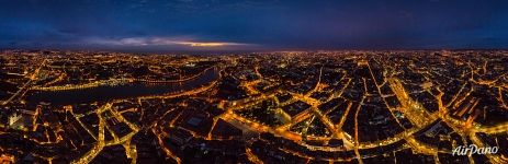 Panorama of Porto at night