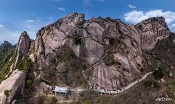 The path to the Turtle Peak