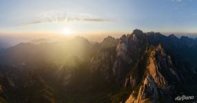 View from the Celestial Capital Peak (Tian Du Feng)