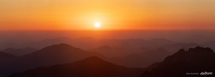 Sunset over Huangshan mountains