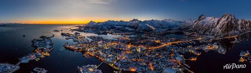 Svolvær at sunset. Panorama