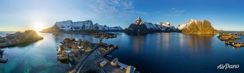 Calm water in Reine