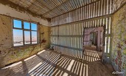 Kolmanskop at noon