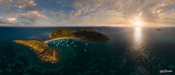 Mayreau Island, Carnash Bay. Panorama