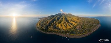 Sangeang volcano, Sangeang Island