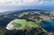 Lagoa das Sete Cidades twin lake