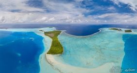 The lagoon of Tetiaroa in cloudy weather