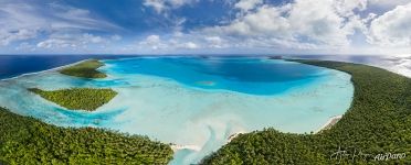 Above Motu Tiaraunu and Tauini, view of Auroa, Hiraanaa, Oroatera