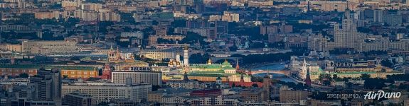 Gigapanorama of Moscow (23946x6245 px)