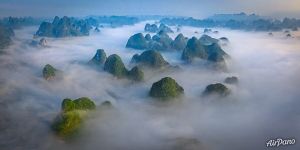 Coulds above Guilin mountains Coulds above Guilin mountains